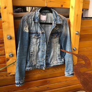 ZARA JEAN JACKET!!! Distressed and oh so cute!